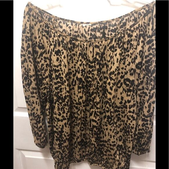 Animal print ￼top 3/4 sleeve - Picture 1 of 5